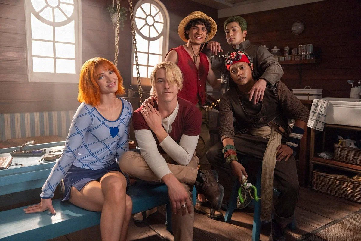 One Piece Live Action season 2 показывает Шляпы-соломки в костюмах